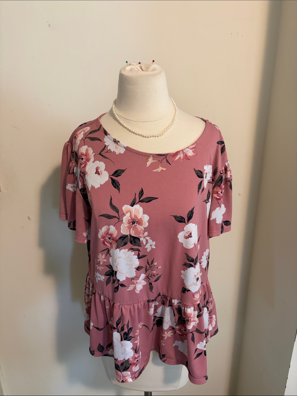 Floral Short Sleeve Peplum Tunic in Dusty Rose